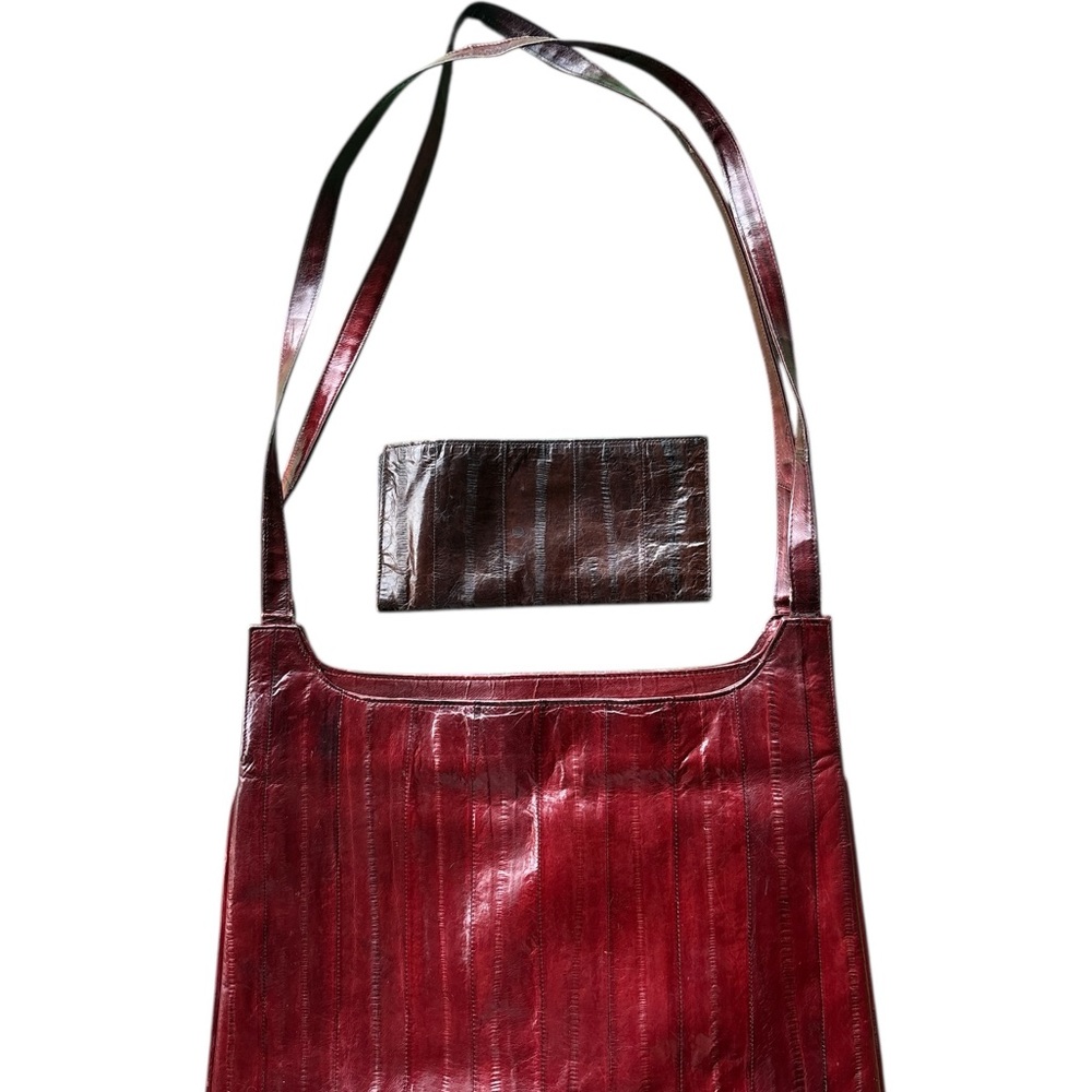 Chic Red Shoulder Bag with Textured Design